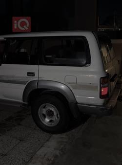 تۆیۆتا لاند کروزەر